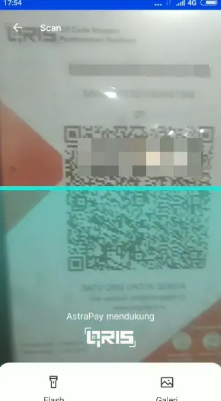 scan barcode QRIS di astrapay